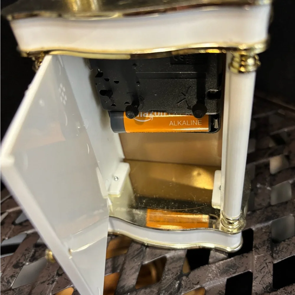Gold & White VTG Table Clock